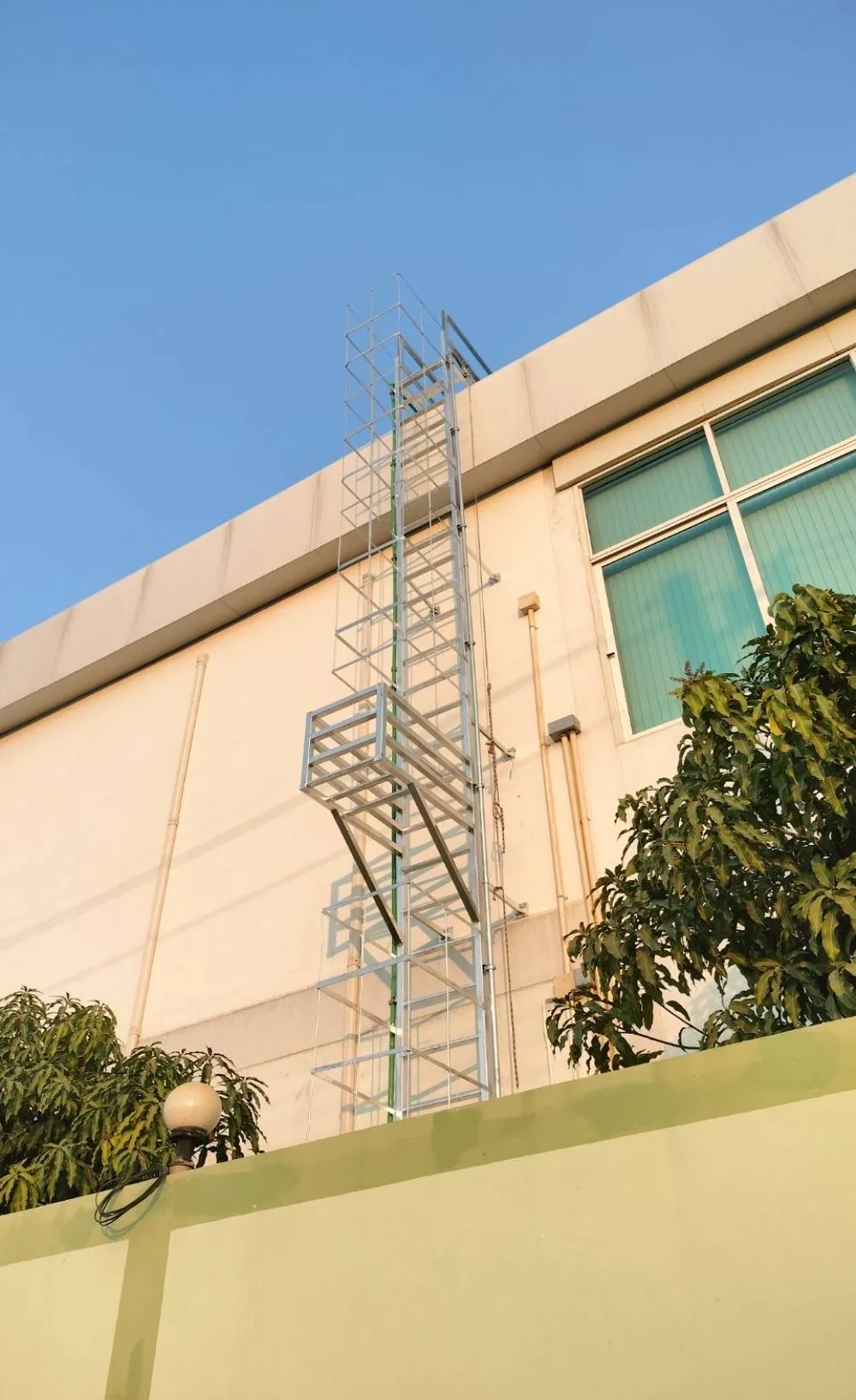 ผลงานติดตั้งโซลาร์เซลล์บ้านและโรงงาน by GEE Solar