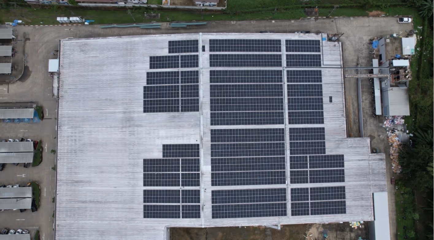 ติดตั้งโซลาร์เซลล์ 550 kWp โลตัส หลังสวน | GEE Solar