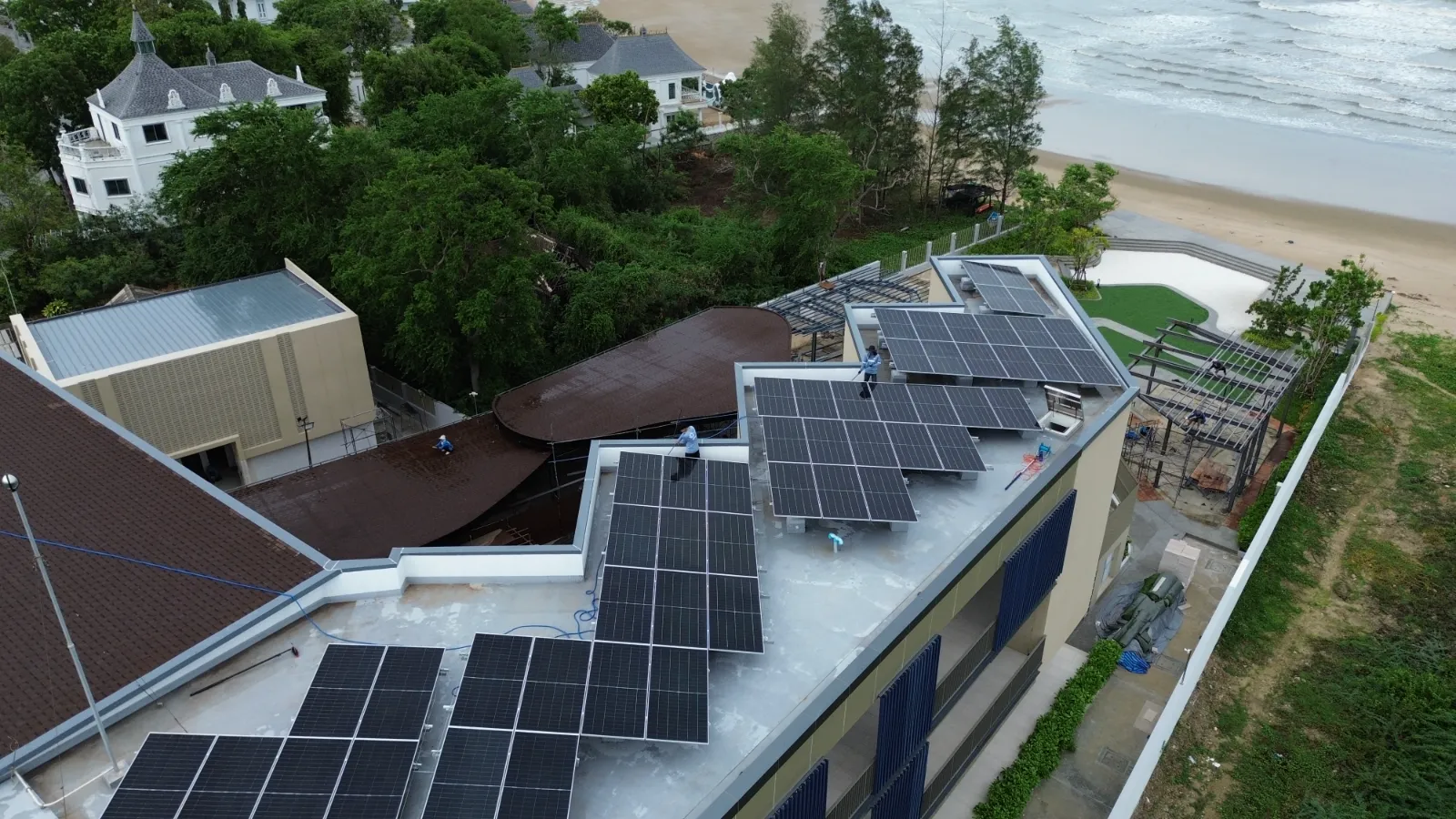 ติดตั้งโซลาร์เซลล์โรงแรม 34 kWp | ผลงาน GEE Solar