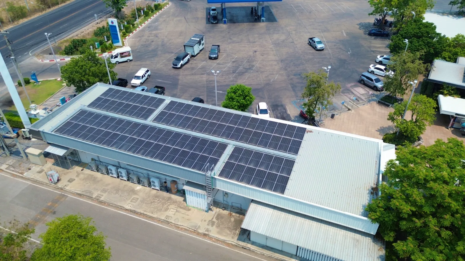 ติดตั้งโซลาร์เซลล์สถานีน้ำมัน 60 kWp | ผลงาน GEE Sola