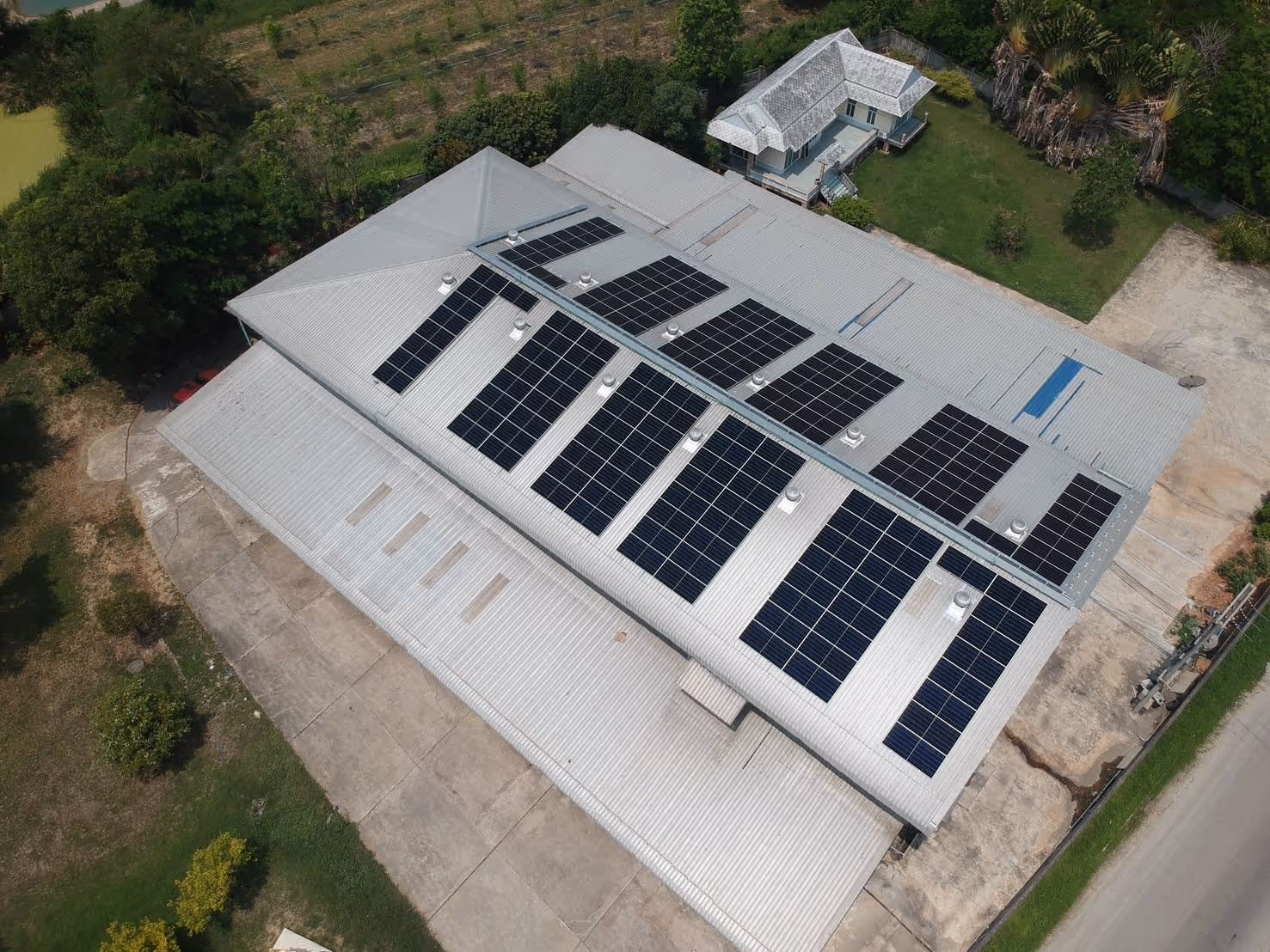 ติดตั้งโซลาร์เซลล์ 200 KW | ผลงาน GEE Solar