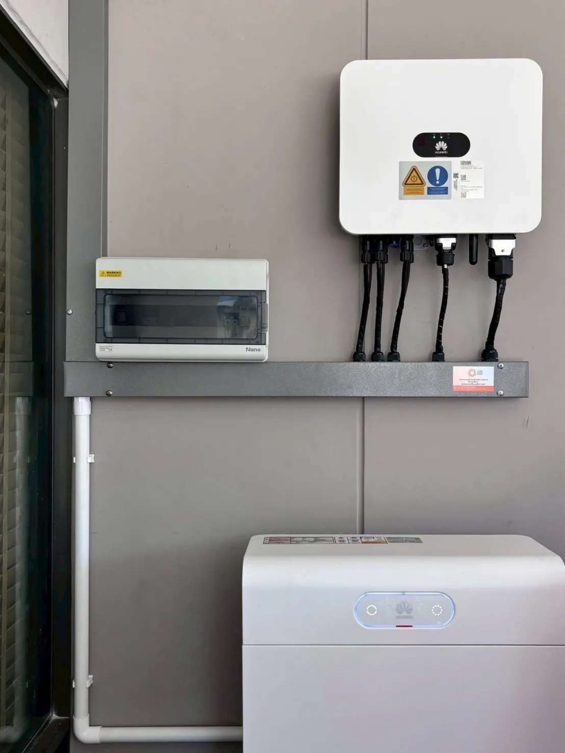 งานติดตั้งแบตเตอรี่สำรองไฟ Huawei SmartGuard โดย GEE Solar