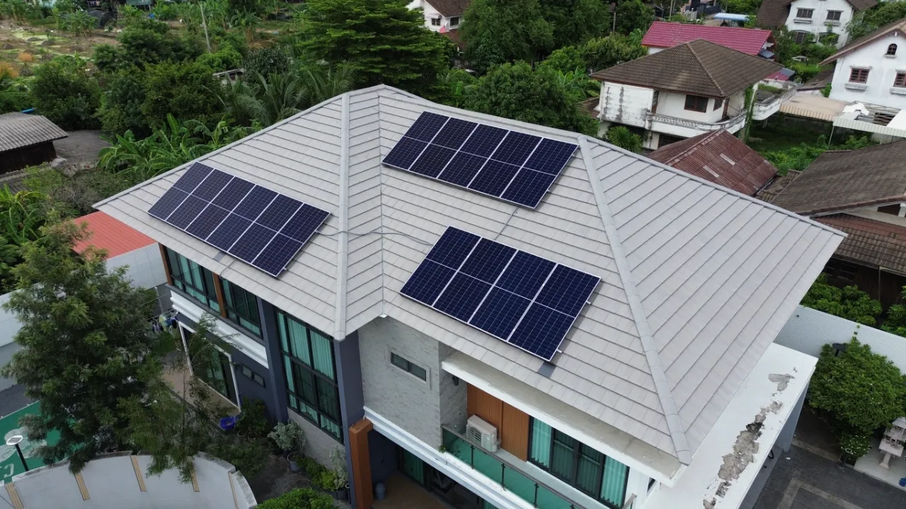 GEE Solar ติดตั้งแบตเตอรี่ Huawei SmartGuard สำหรับสำรองไฟ